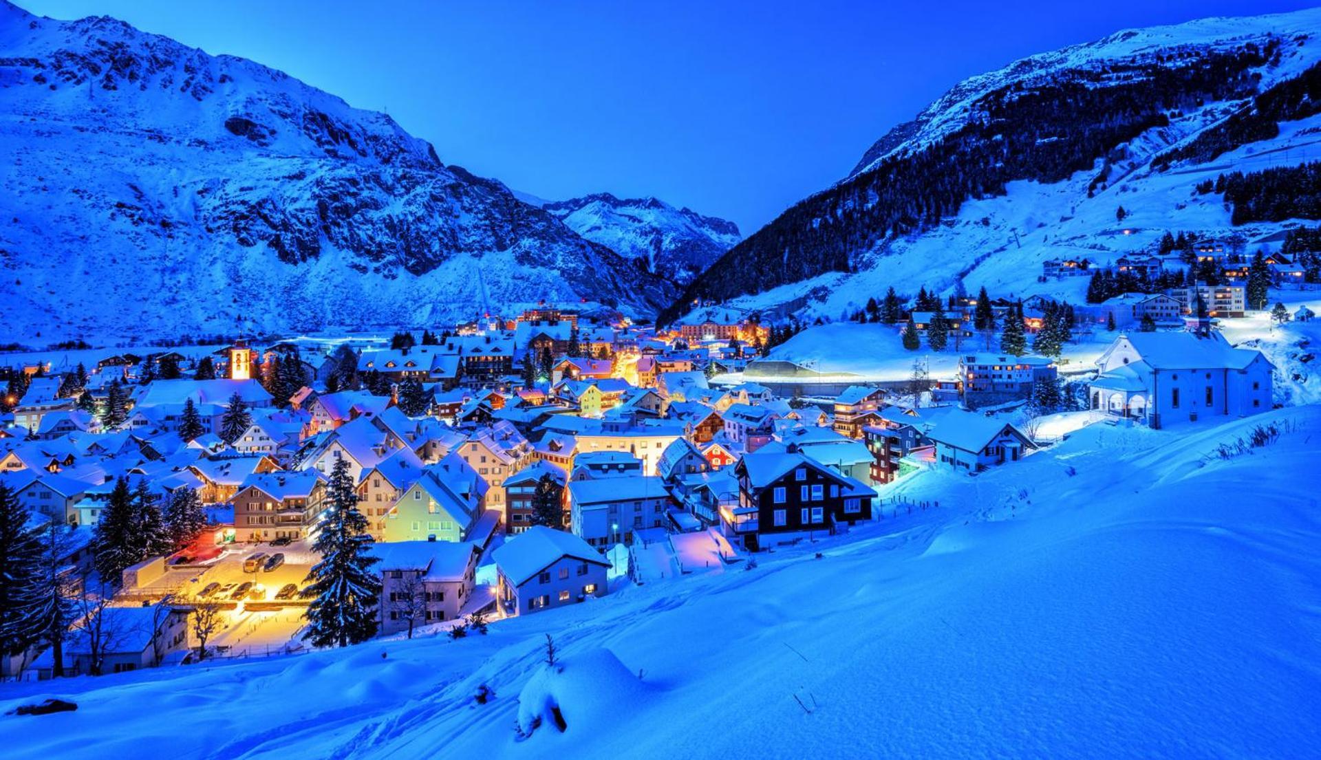 Top Modernes Apartment Im Herzen Von Andermatt Balkon & Bergblick Exterior foto